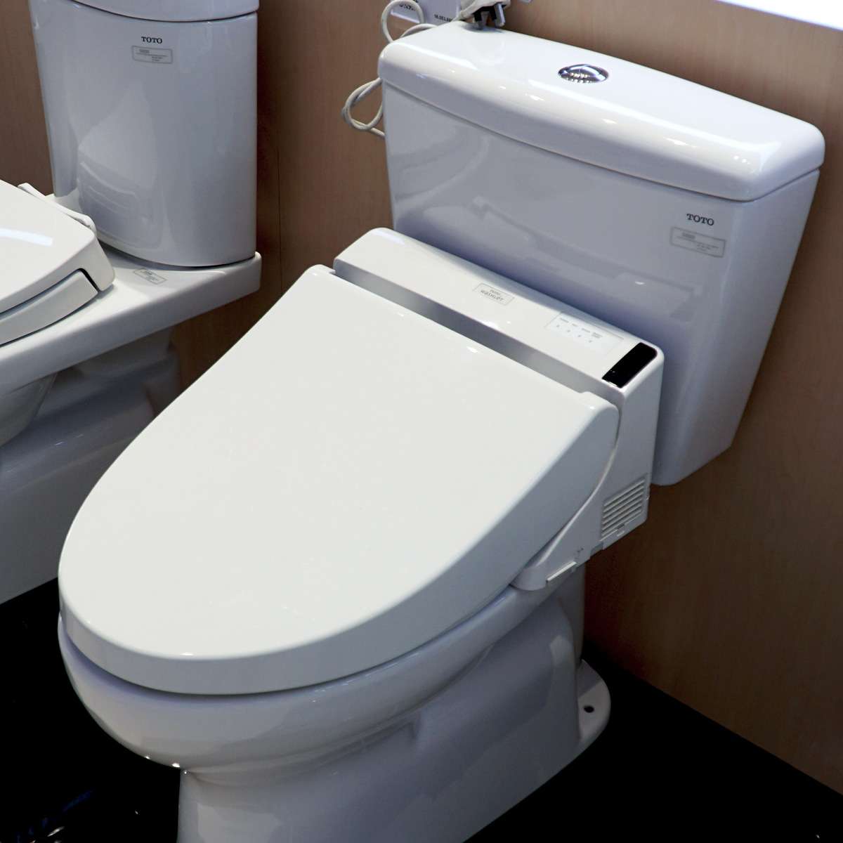 Bồn cầu nắp rửa điện tử TOTO CS300DRW6