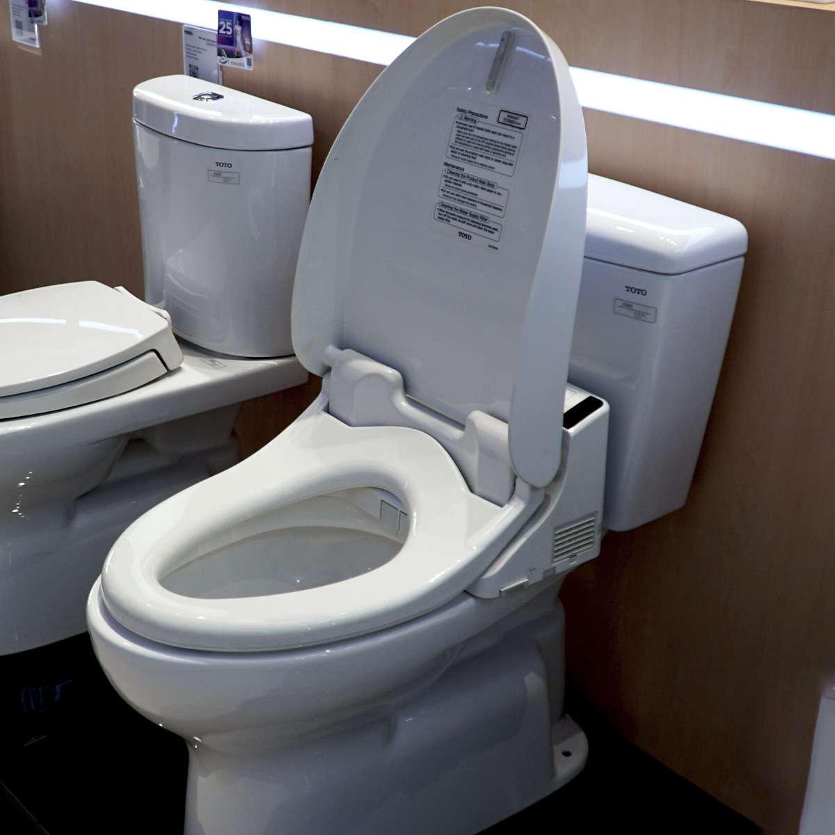 Bồn cầu nắp rửa điện tử TOTO CS300DRW6