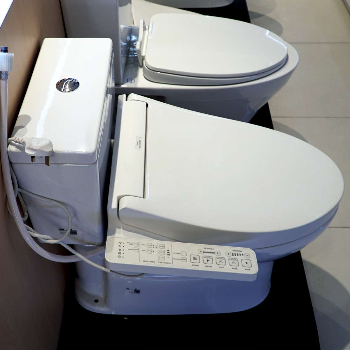 Bồn cầu TOTO CS302DW16 2 khối nắp điện tử Washlet C2 TCF23410AAA