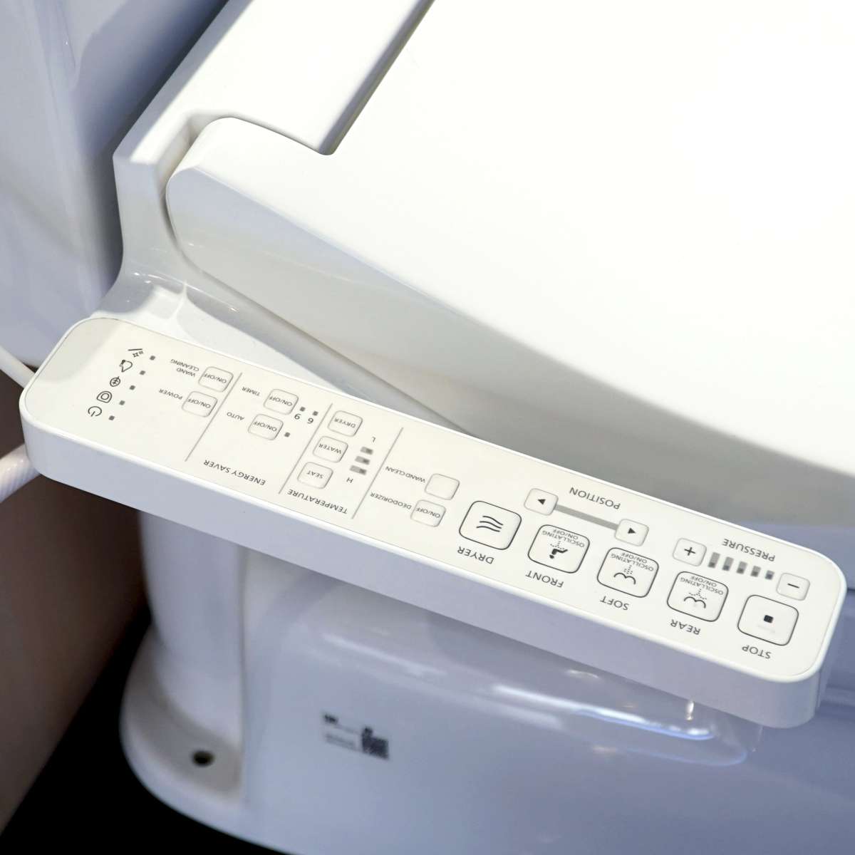 Bồn cầu TOTO CS302DW16 2 khối nắp điện tử Washlet C2 TCF23410AAA