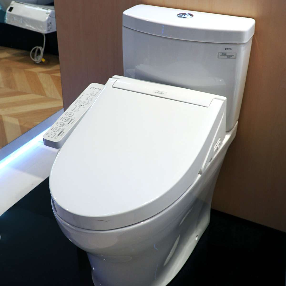 Bồn cầu TOTO CS769DRW16 2 khối nắp điện tử Washlet C2 TCF23410AAA