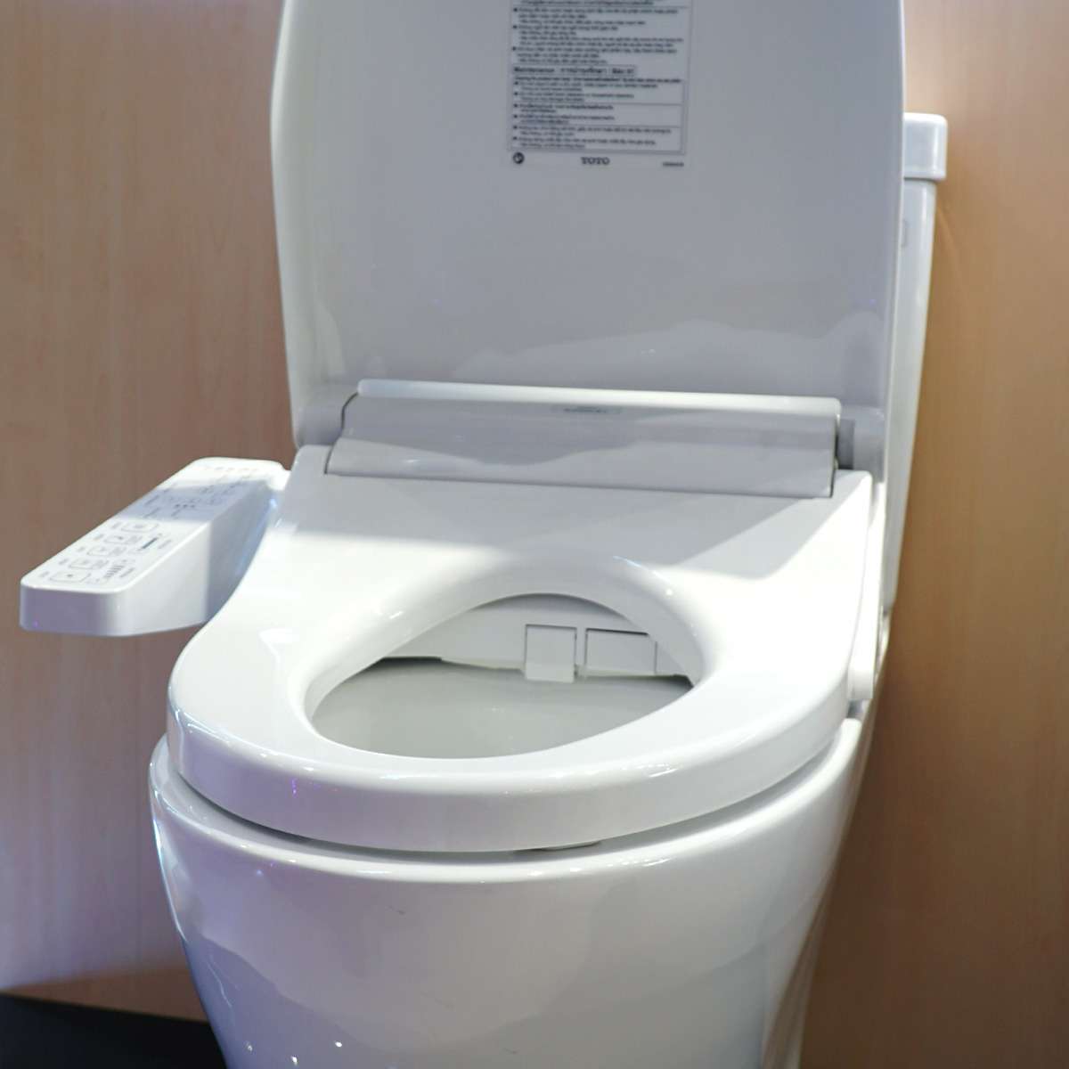 Bồn cầu TOTO CS769DRW16 2 khối nắp điện tử Washlet C2 TCF23410AAA