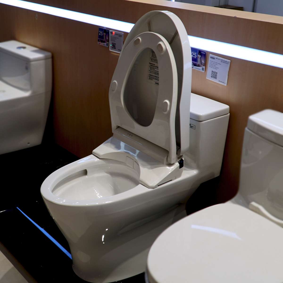 Bồn cầu TOTO MS188VKW11 T53P100VR 1 khối nắp điện tử Washlet S7 TCF4911Z