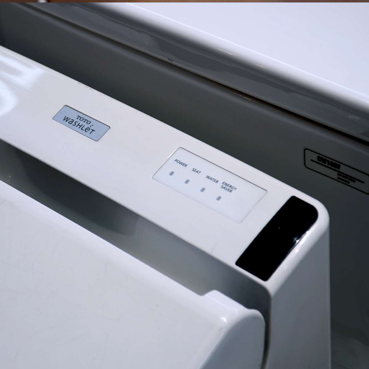 Bồn Cầu 1 Khối Nắp Điện Tử TOTO MS188VKW6/T53P100VR