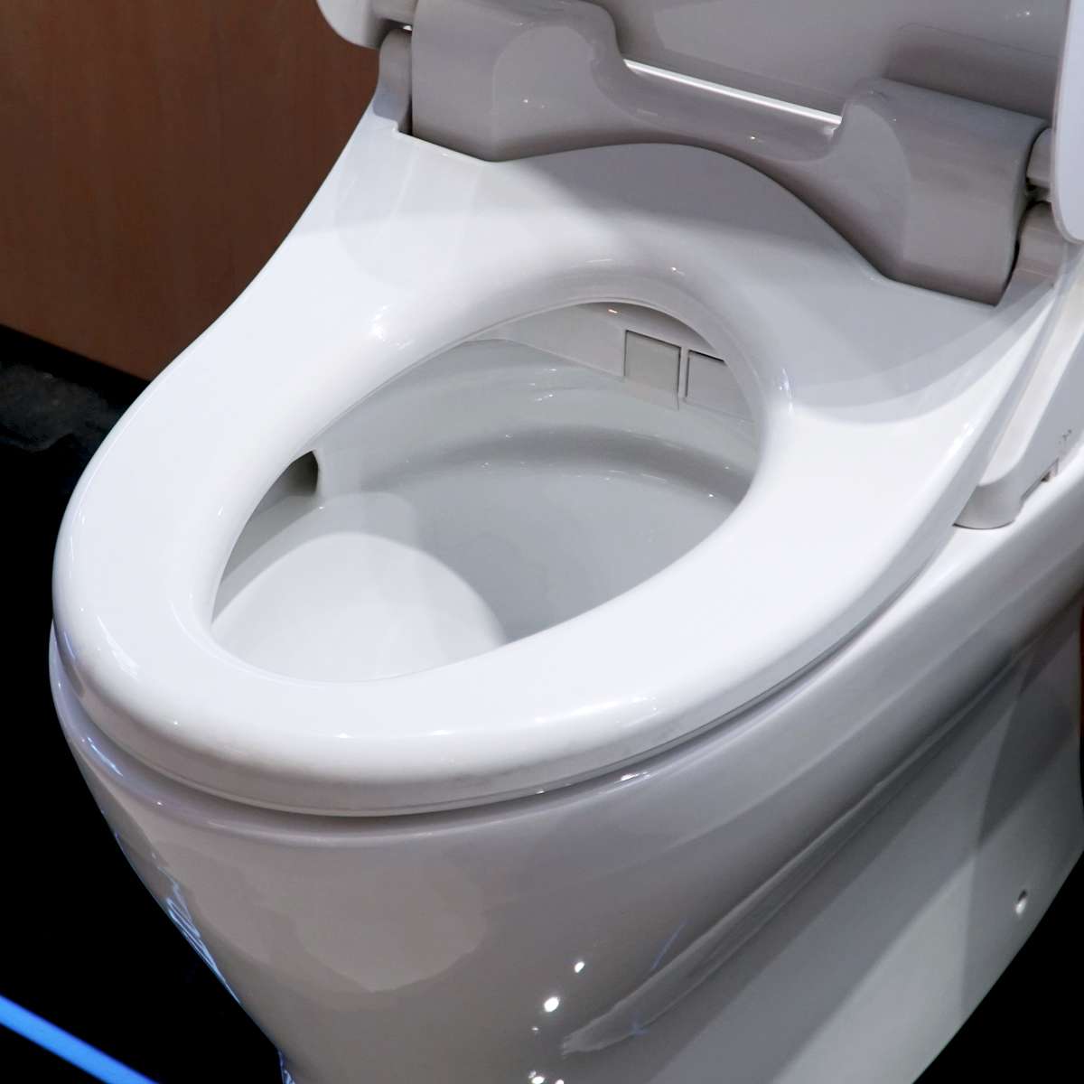 Bồn Cầu 1 Khối Nắp Điện Tử TOTO MS188VKW6/T53P100VR