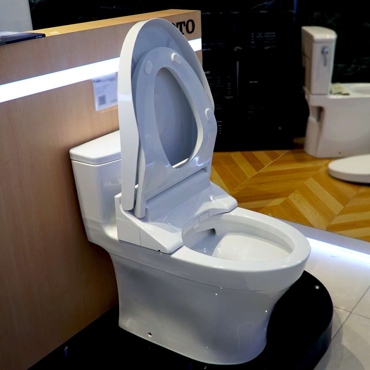 Bồn cầu TOTO MS885DW14 1 khối nắp điện tử Washlet C5 TCF24410AAA