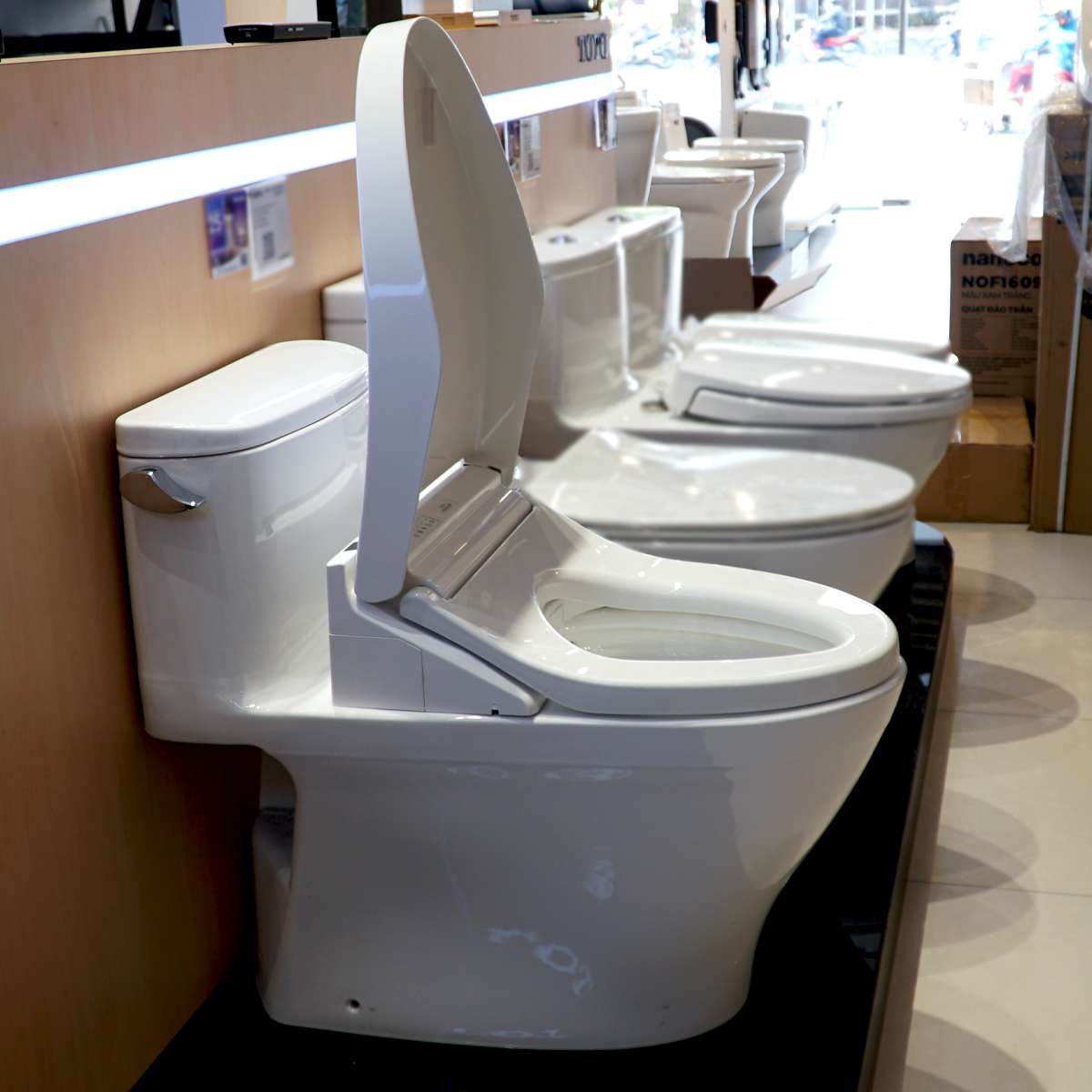 Bồn cầu TOTO MS887RW14 1 khối nắp điện tử Washlet C5 TCF24410AAA