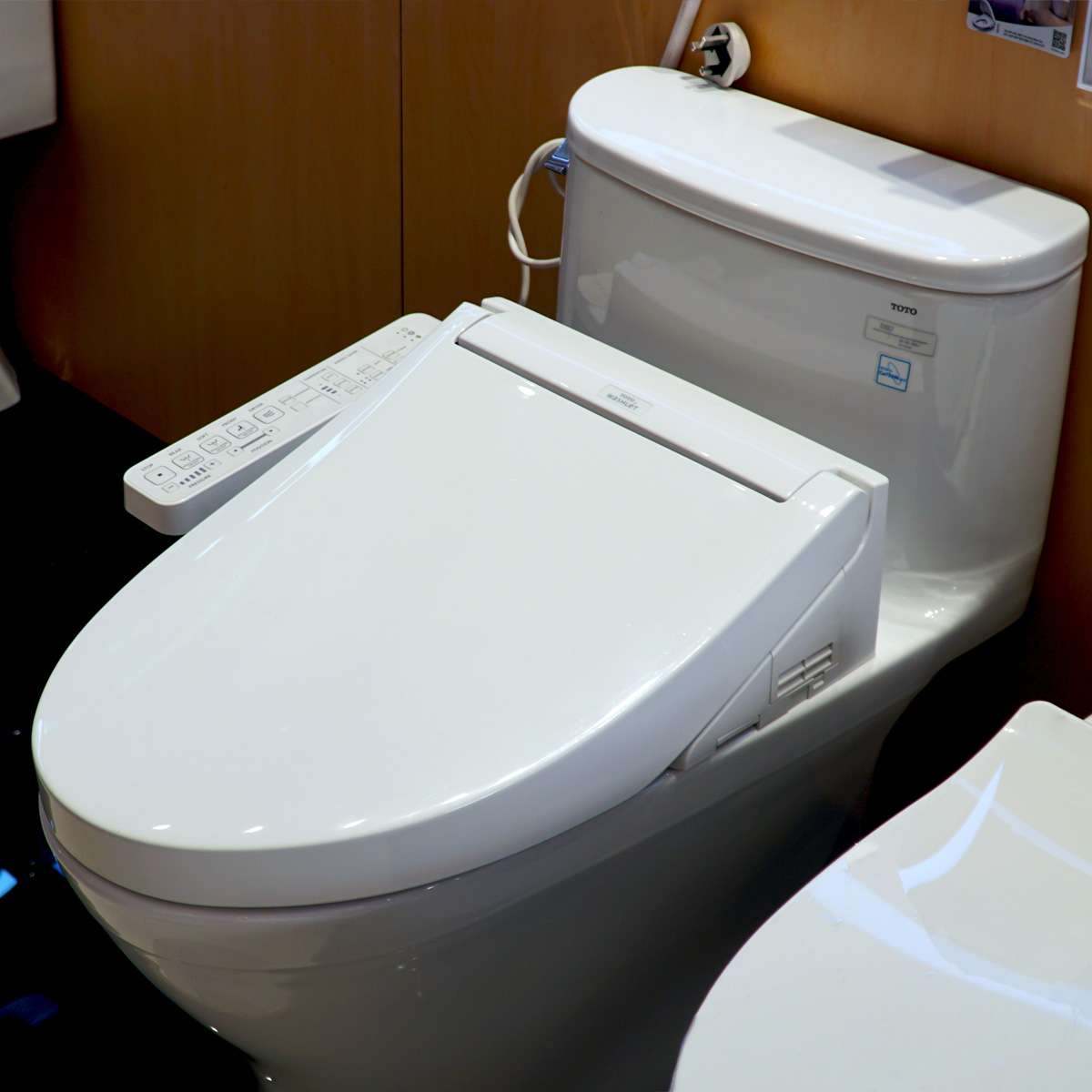 Bồn cầu TOTO MS887RW16 1 khối nắp điện tử Washlet C2 TCF23410AAA