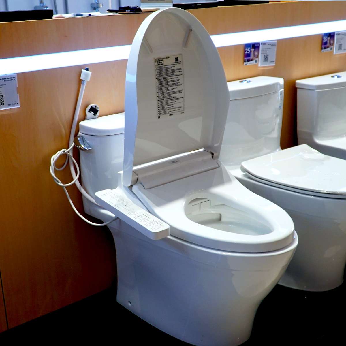 Bồn cầu TOTO MS887RW16 1 khối nắp điện tử Washlet C2 TCF23410AAA