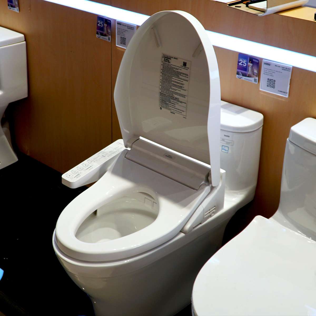 Bồn cầu TOTO MS887RW16 1 khối nắp điện tử Washlet C2 TCF23410AAA