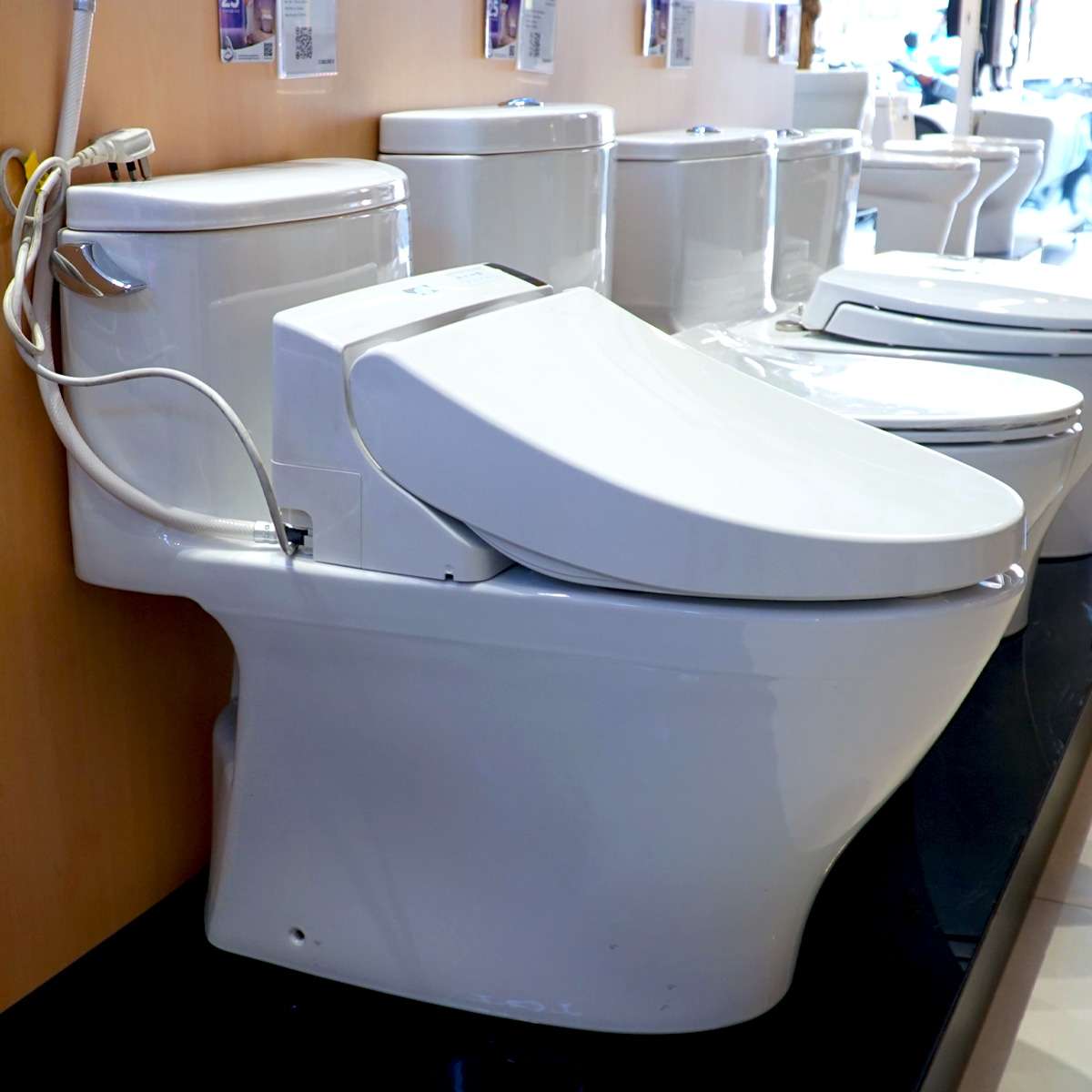 Bồn cầu nắp rửa điện tử TOTO 1 khối MS887RW6