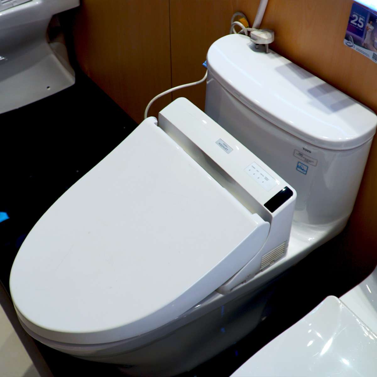 Bồn cầu nắp rửa điện tử TOTO 1 khối MS887RW6