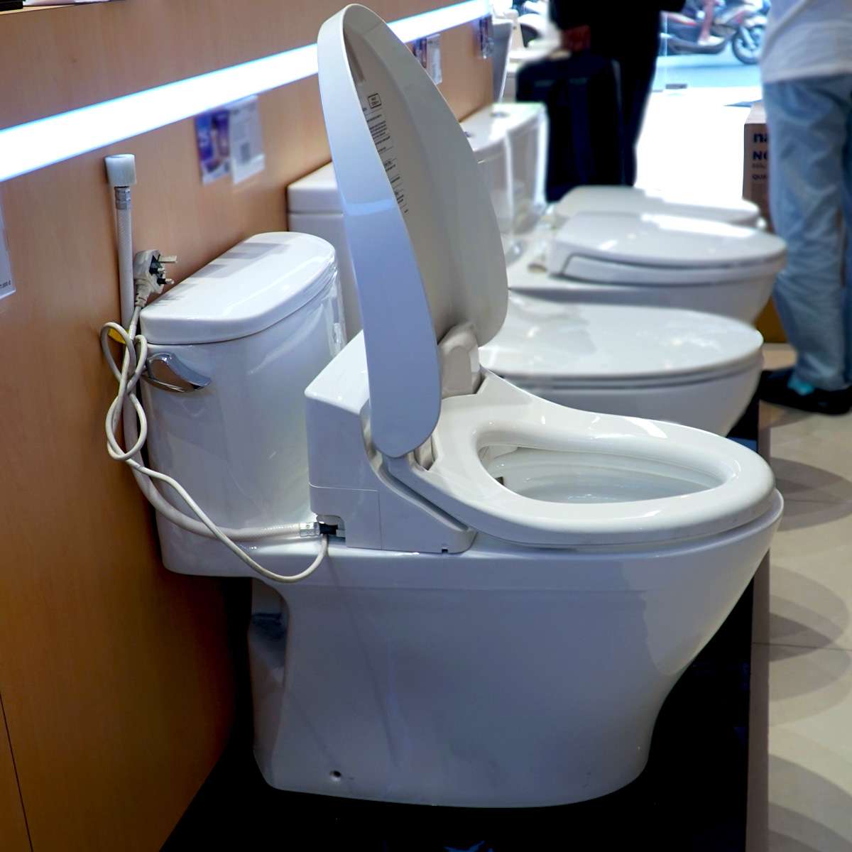 Bồn cầu nắp rửa điện tử TOTO 1 khối MS887RW6