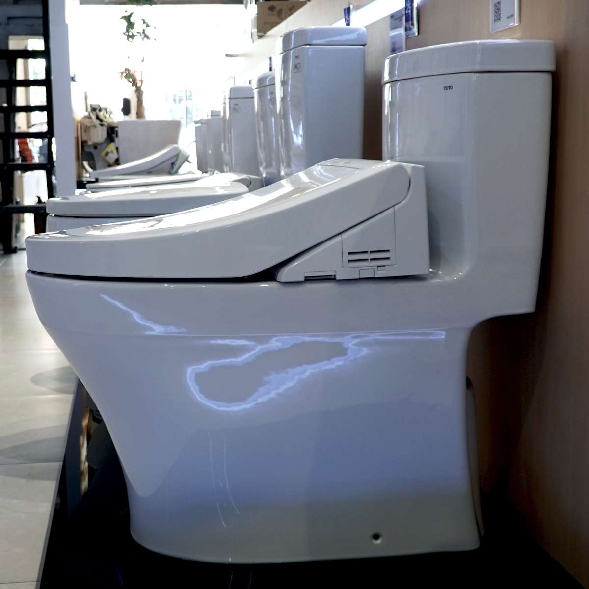 Bồn cầu TOTO MS889DRW14 1 khối nắp điện tử Washlet C5 TCF24410AAA