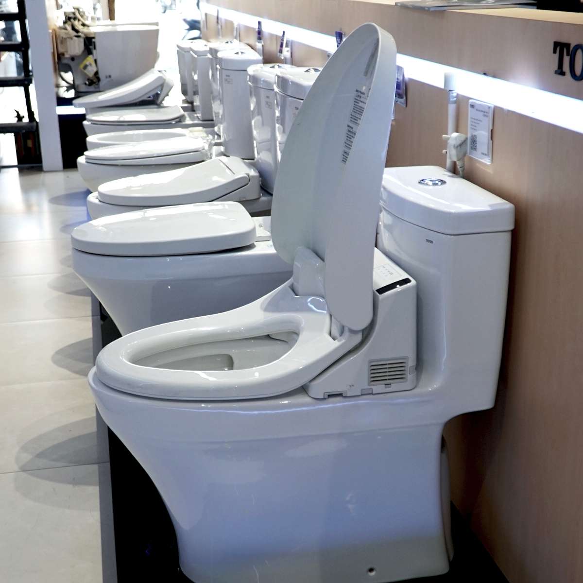 Bồn cầu nắp rửa điện tử TOTO 1 khối MS889DRW6