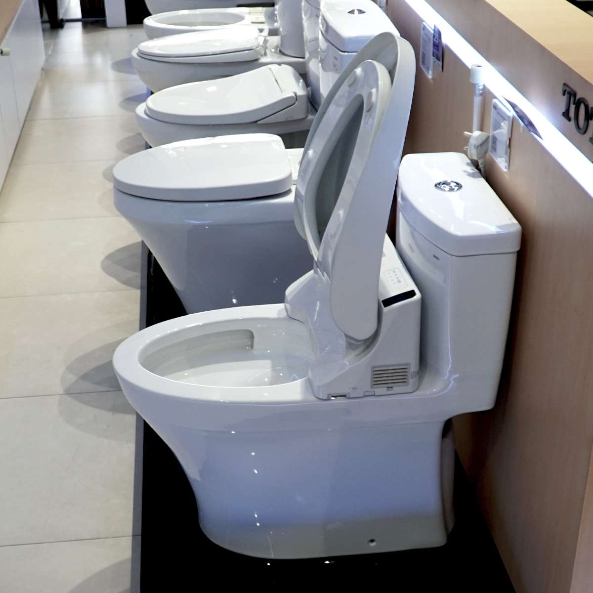 Bồn cầu nắp rửa điện tử TOTO 1 khối MS889DRW6