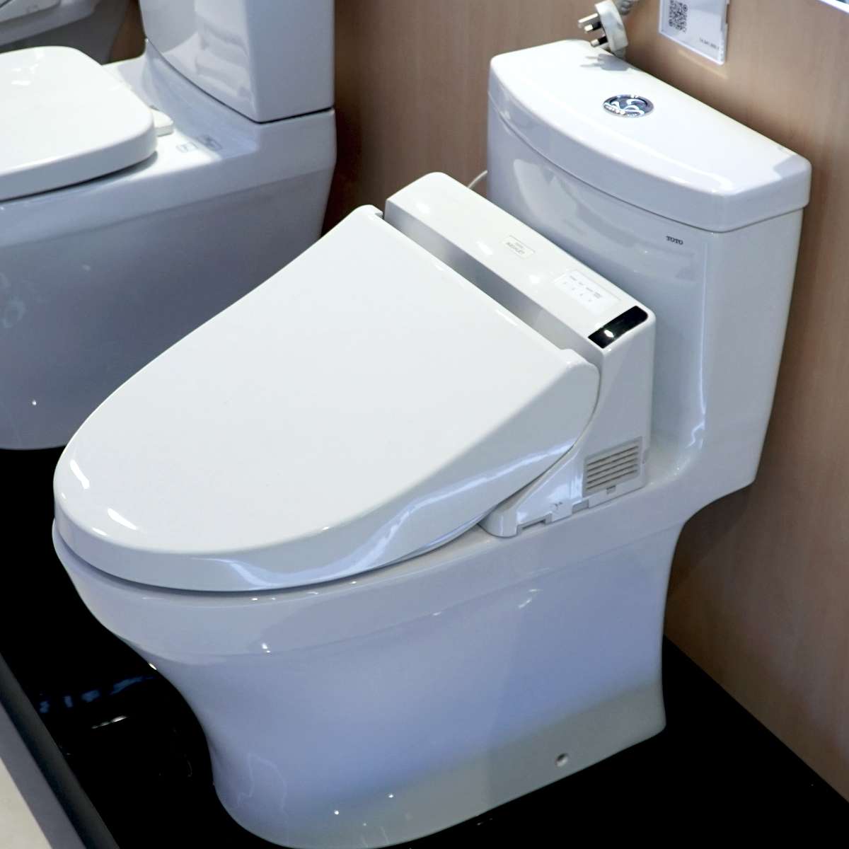 Bồn cầu nắp rửa điện tử TOTO 1 khối MS889DRW6