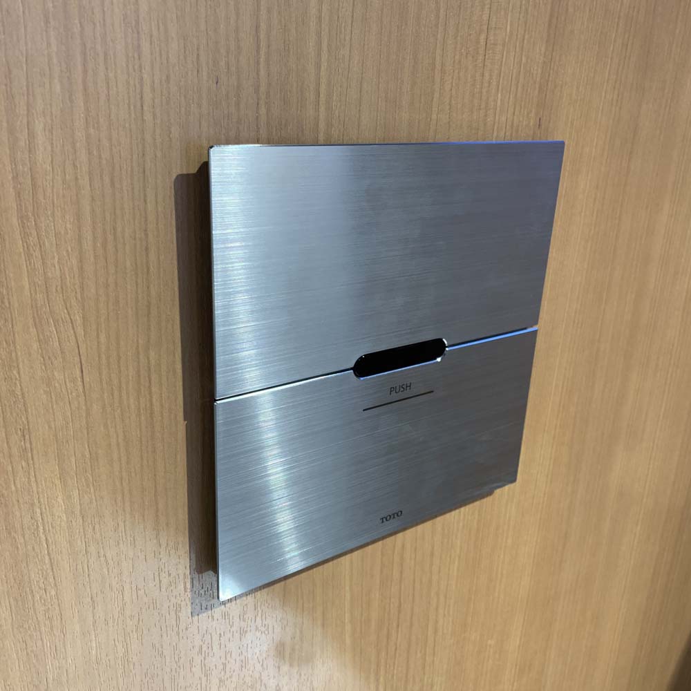 Bồn cầu treo tường nắp êm van xả cảm ứng TOTO CW822RFVA1 TC600VS TREF35L2A WH005A