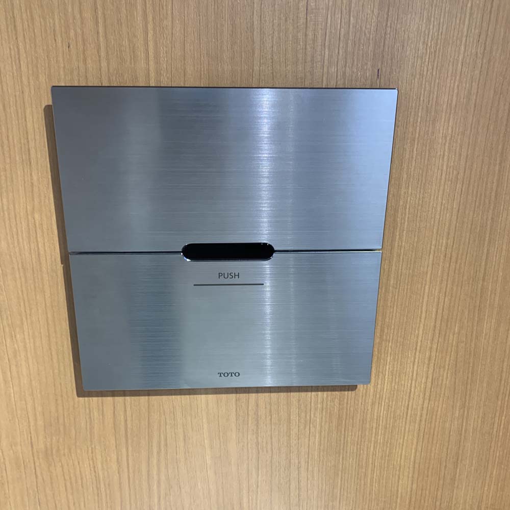 Bồn cầu treo tường nắp êm van xả cảm ứng TOTO CW822RFVA1 TC600VS TREF35L2A WH005A