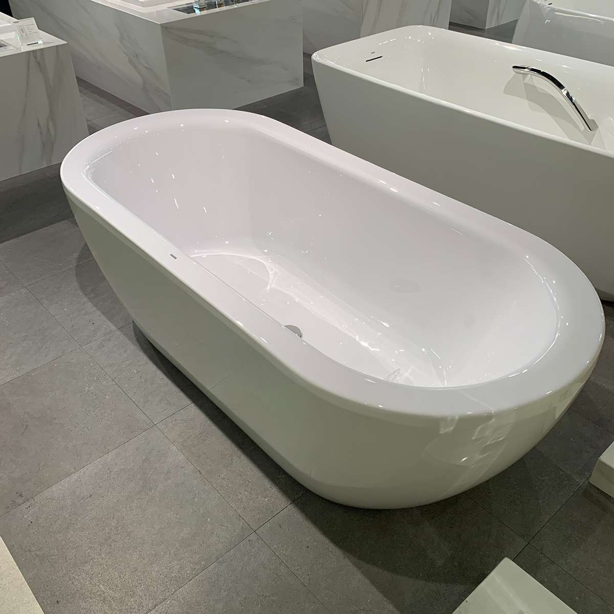 Bồn tắm đặt sàn TOTO PAY1717CPTNE#W nhựa 1m7