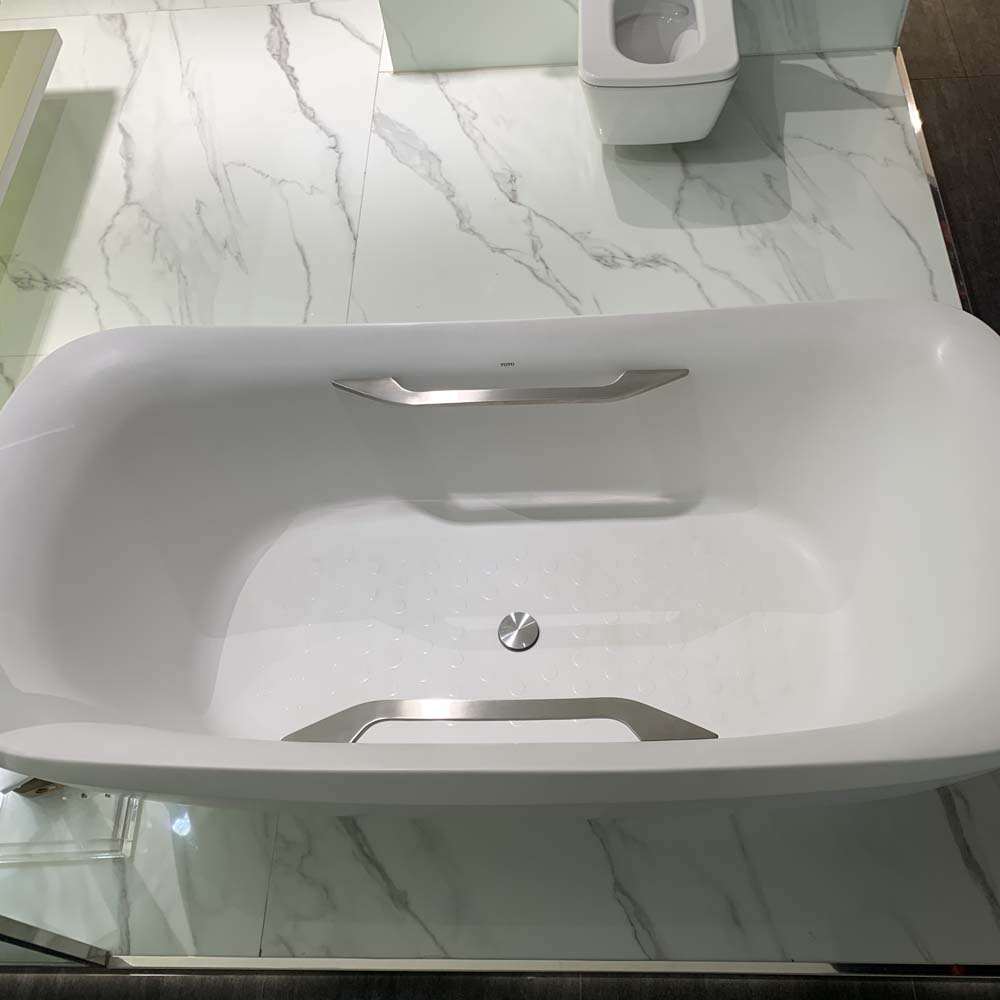 Bồn tắm đặt sàn TOTO PJY1734HPWEN#MW TVBF412 GALALATO 1m7 tay vịn gồm ống thải