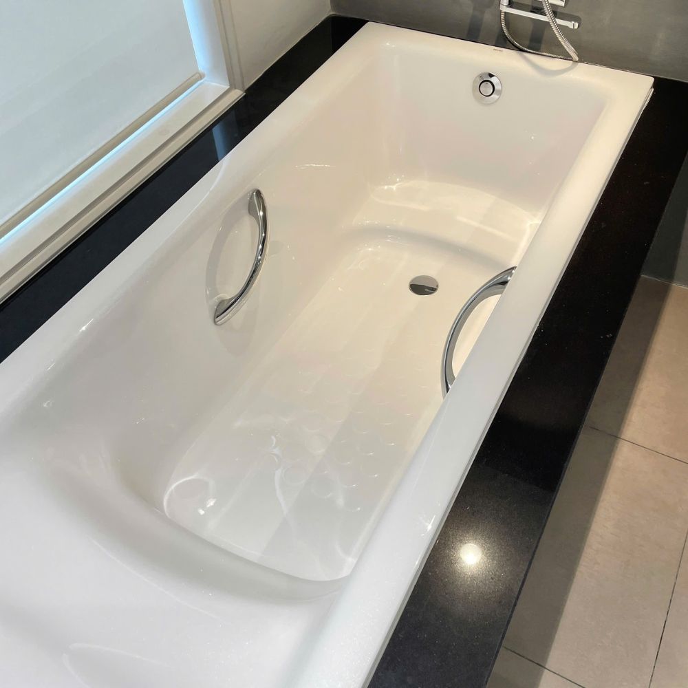 Bồn tắm TOTO PPY1780HPE#P ngọc trai 1m7 tay vịn