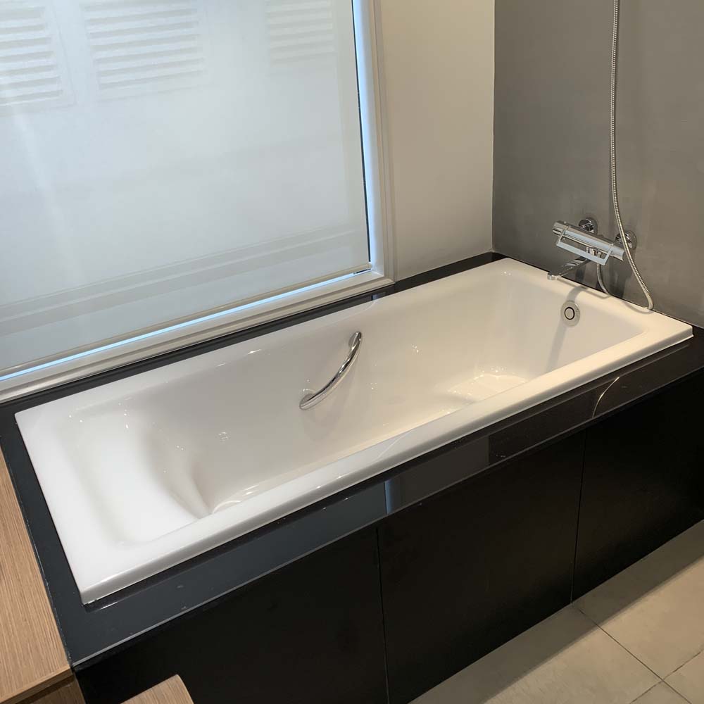 Bồn tắm TOTO PPY1780HPE#P DB505R-3B TVBF412 ngọc trai 1m7 tay vịn gồm bộ xả thải