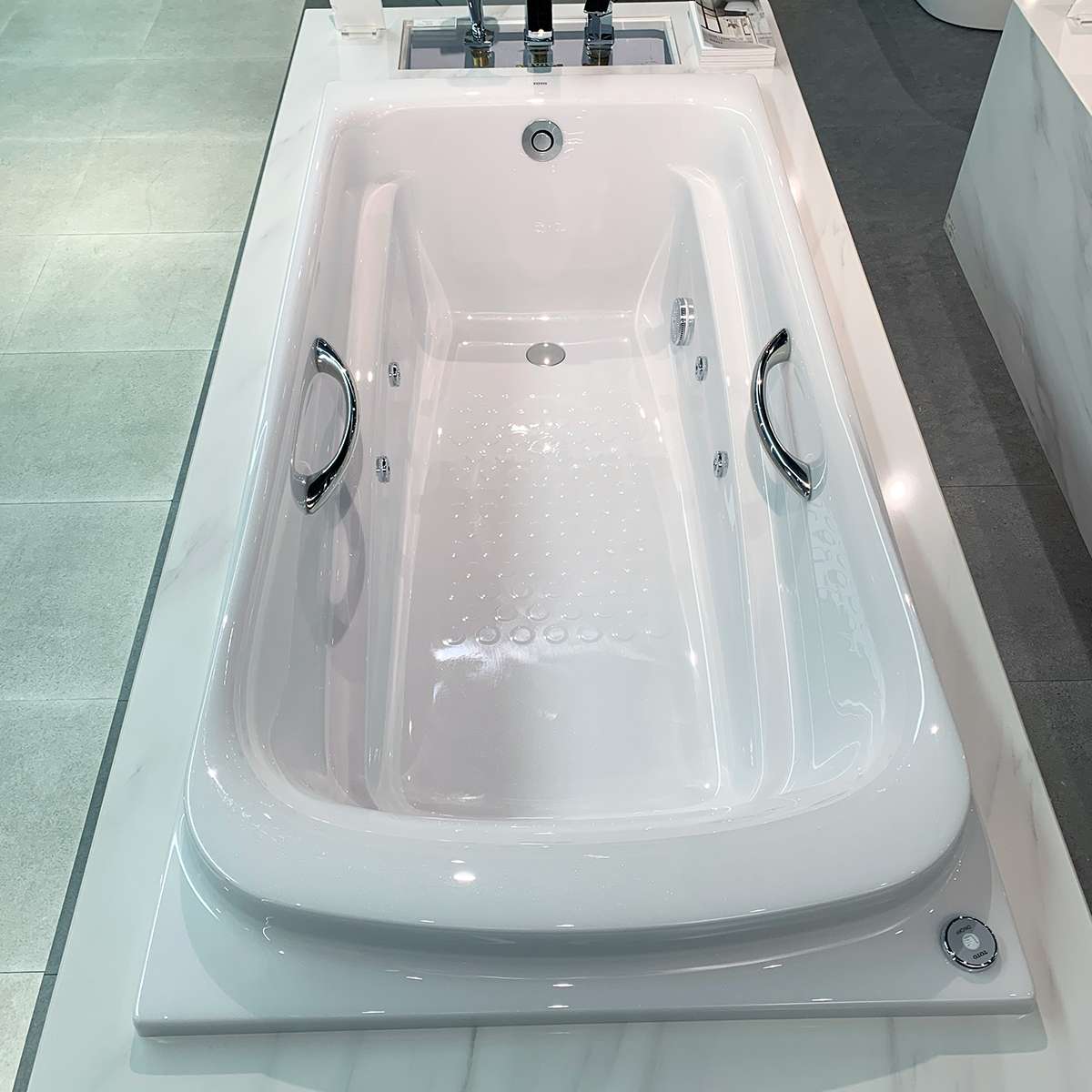 Bồn tắm massage TOTO PPYK1760ZRHPE#P DB501R-2B ngọc trai 1m7 tay vịn gồm bộ xả nhấn