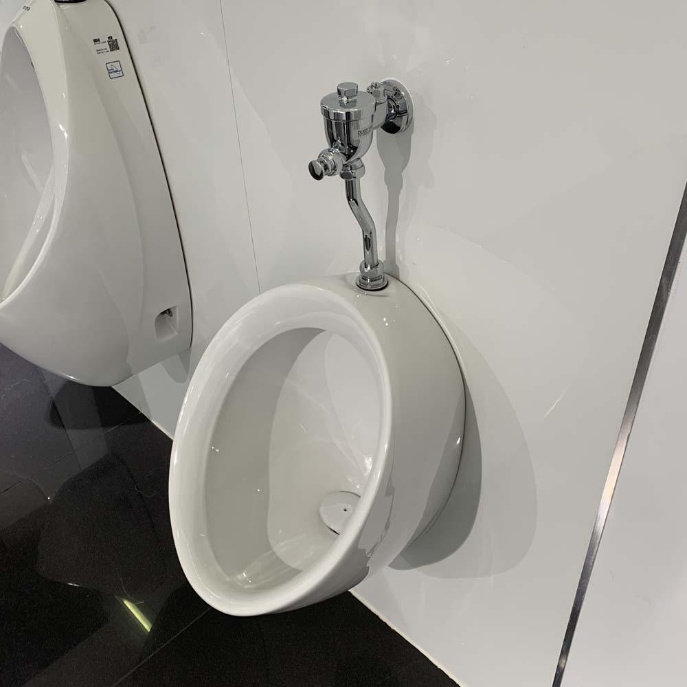 Bồn tiểu nam TOTO U104W/F DU601SRR treo tường kèm van xả nhấn