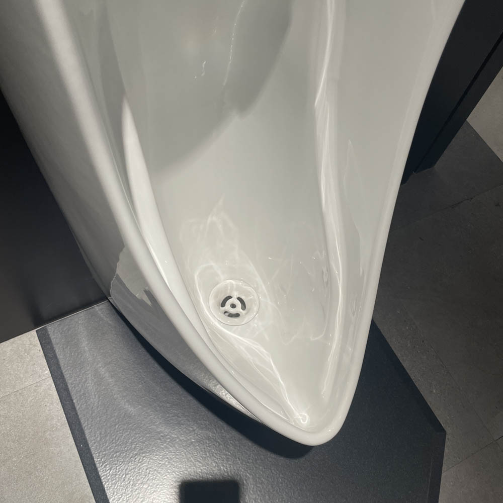 Bồn tiểu nam TOTO USWN900AS HHF90603 treo tường kèm van cảm ứng