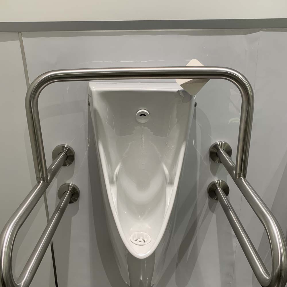 Bồn tiểu nam TOTO USWN902ASV treo tường