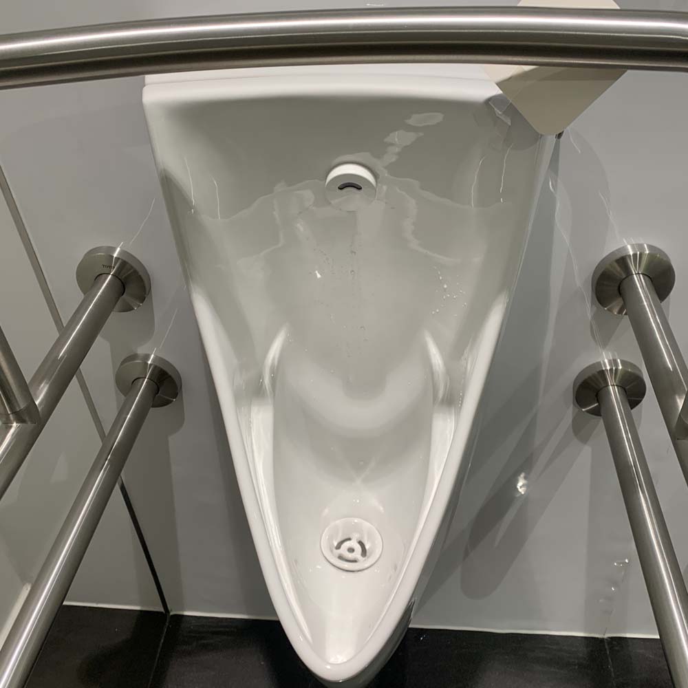 Bồn tiểu nam TOTO USWN902ASV treo tường