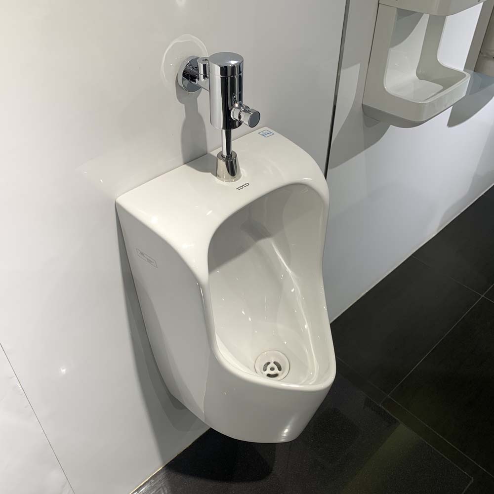 Bồn tiểu nam TOTO UT557T treo tường