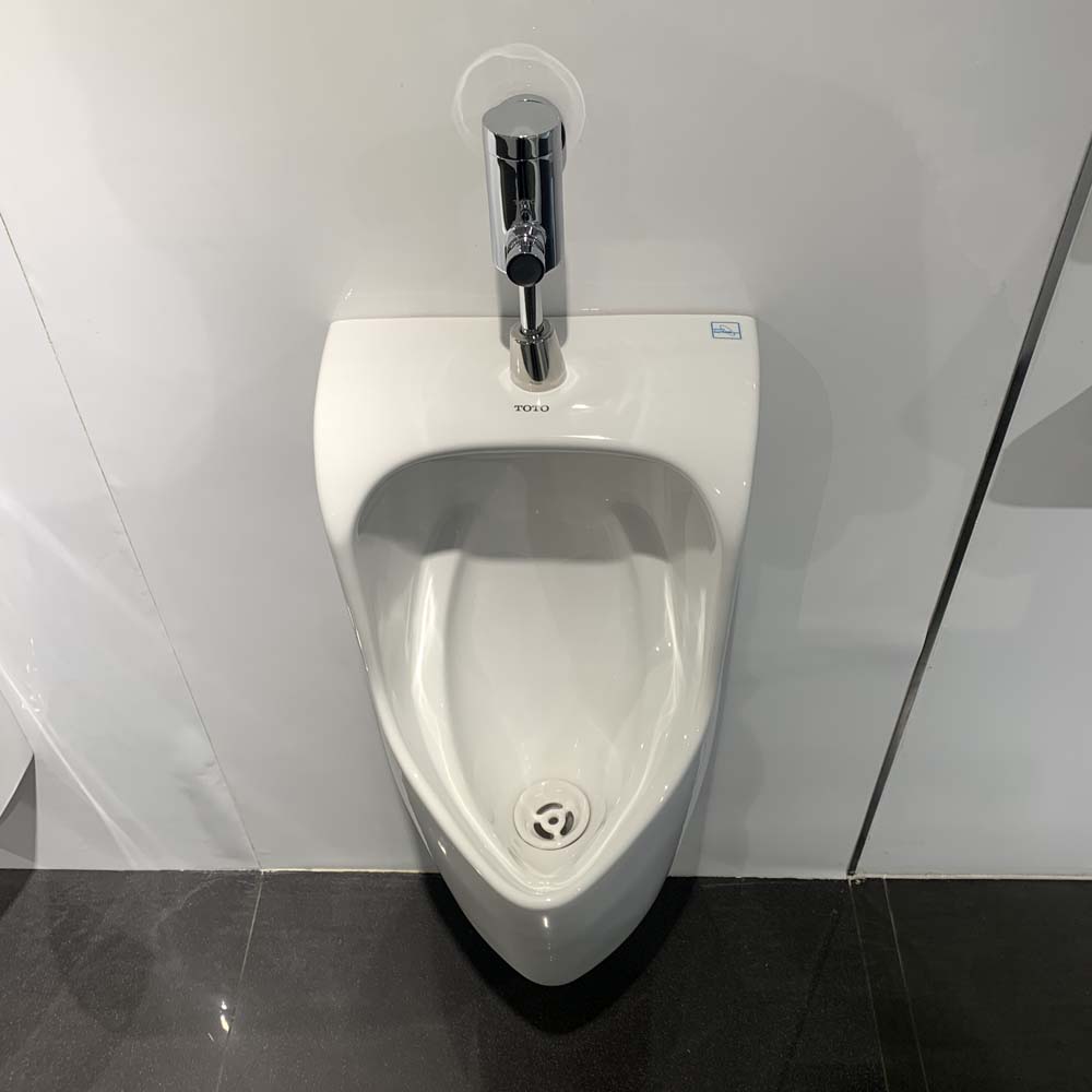 Bồn tiểu nam TOTO UT557T treo tường