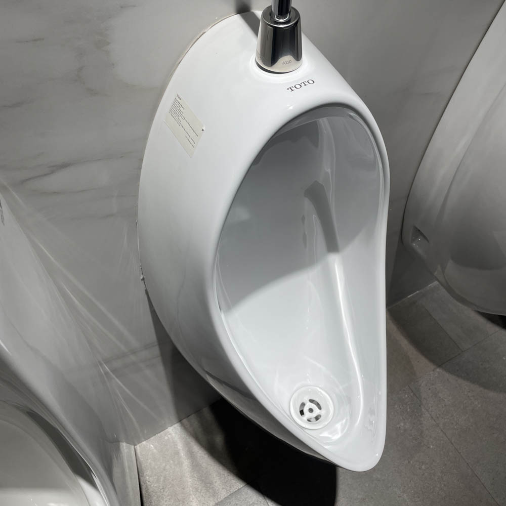 Bồn tiểu nam TOTO UT560T treo tường
