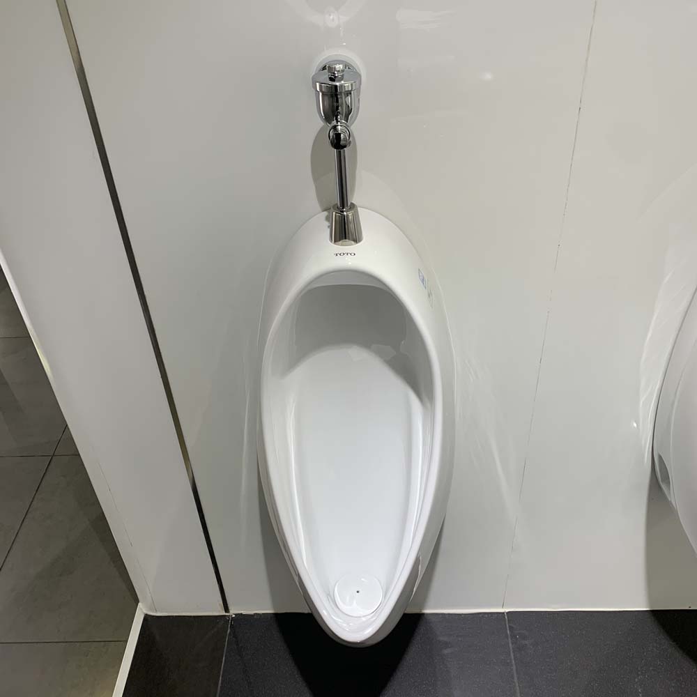Bồn tiểu nam TOTO UT560T treo tường