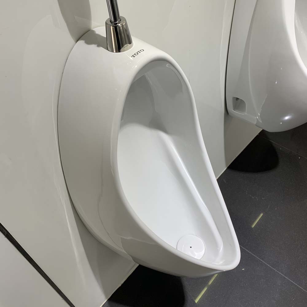 Bồn tiểu nam TOTO UT560T treo tường