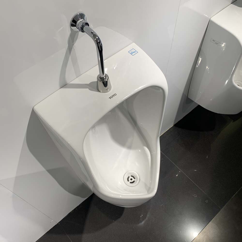 Bồn tiểu nam TOTO UT570T treo tường