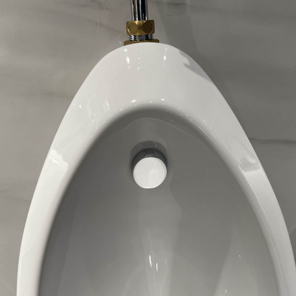 Bồn tiểu nam TOTO UT904N treo tường xả 2L đường cấp nước trên