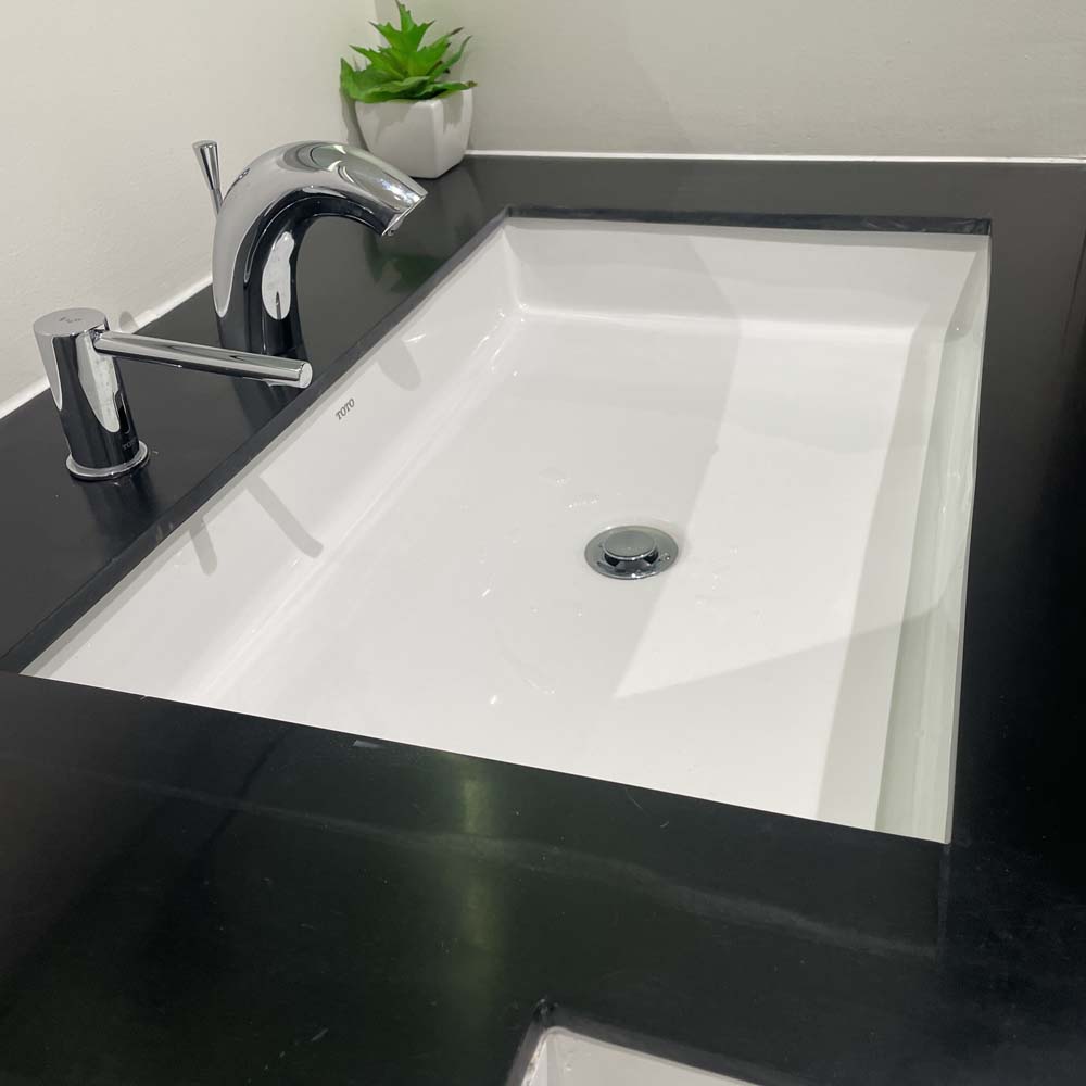 Chậu rửa mặt lavabo âm bàn TOTO LT1515#XW