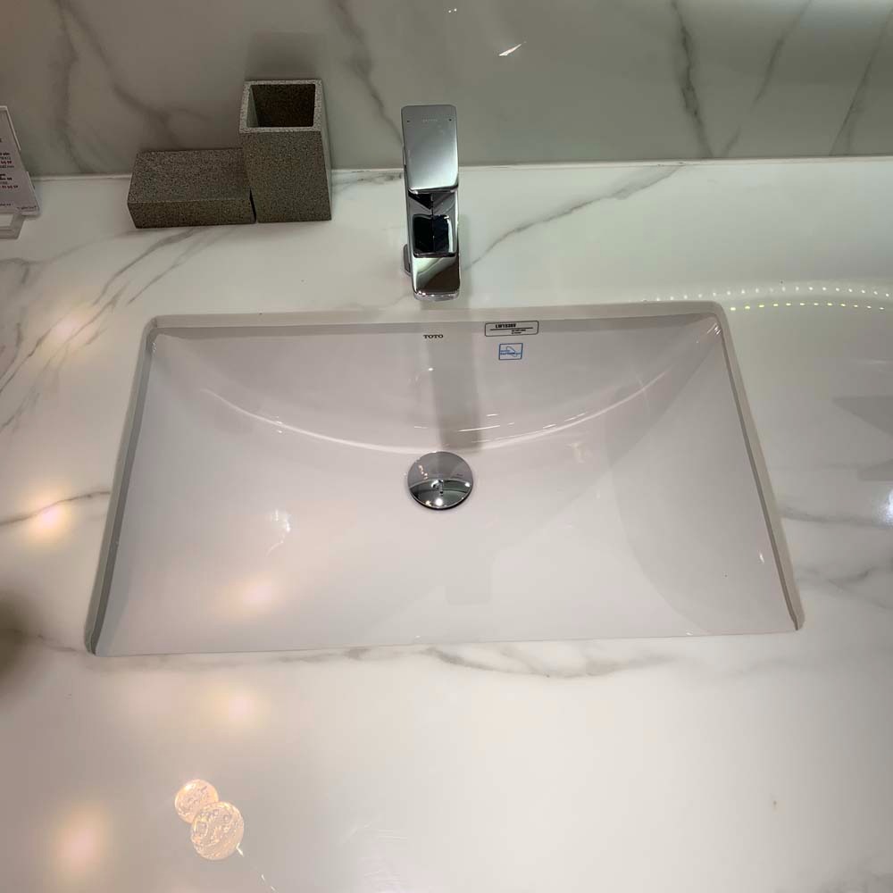 Chậu rửa mặt lavabo âm bàn TOTO LW1536V#XW