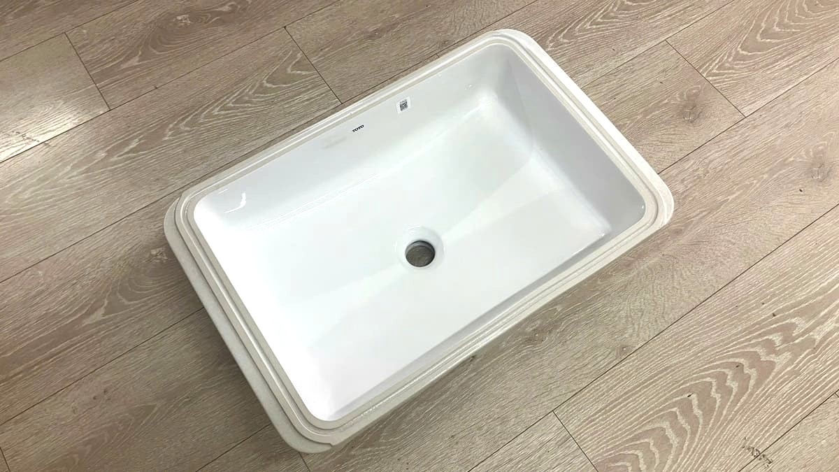 Chậu rửa mặt lavabo âm bàn TOTO LW1555BA#XW