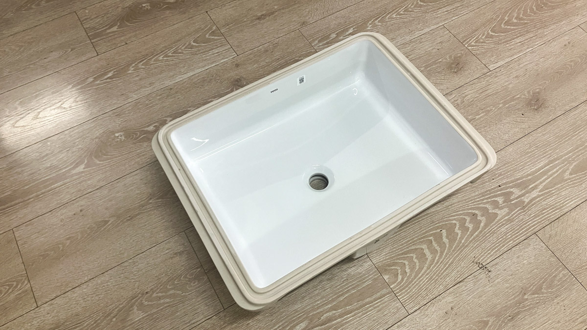 Chậu lavabo âm bàn TOTO LW1556A#XW/TL516GV kèm giá đỡ