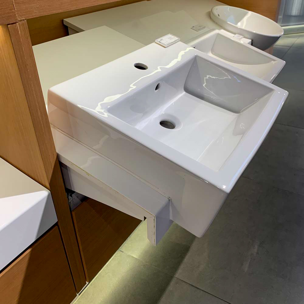 Chậu rửa mặt lavabo bán âm TOTO LT647CR