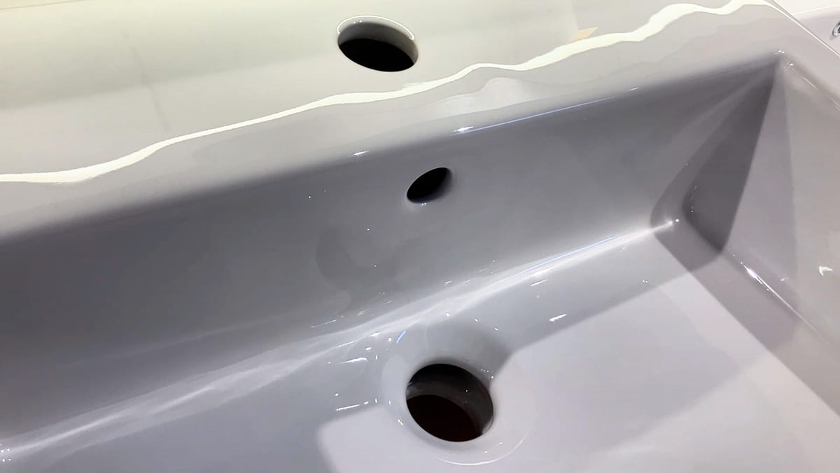 Chậu rửa mặt lavabo bán âm TOTO LT647CS