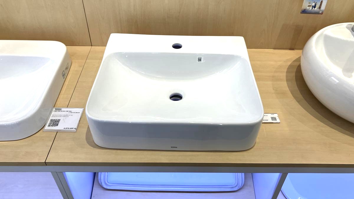 Chậu rửa mặt lavabo bán âm TOTO LW1315CBVN