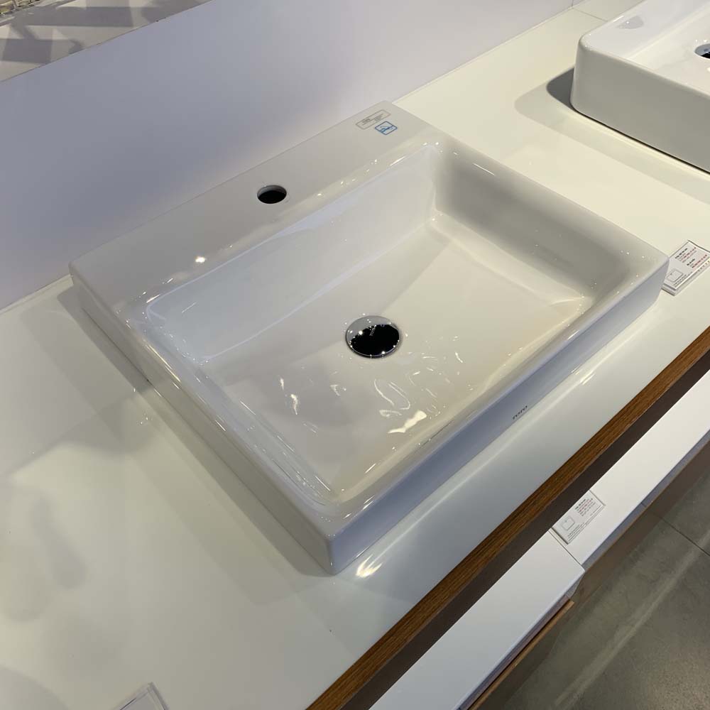 Chậu rửa lavabo đặt bàn TOTO LT1615C 1 lỗ