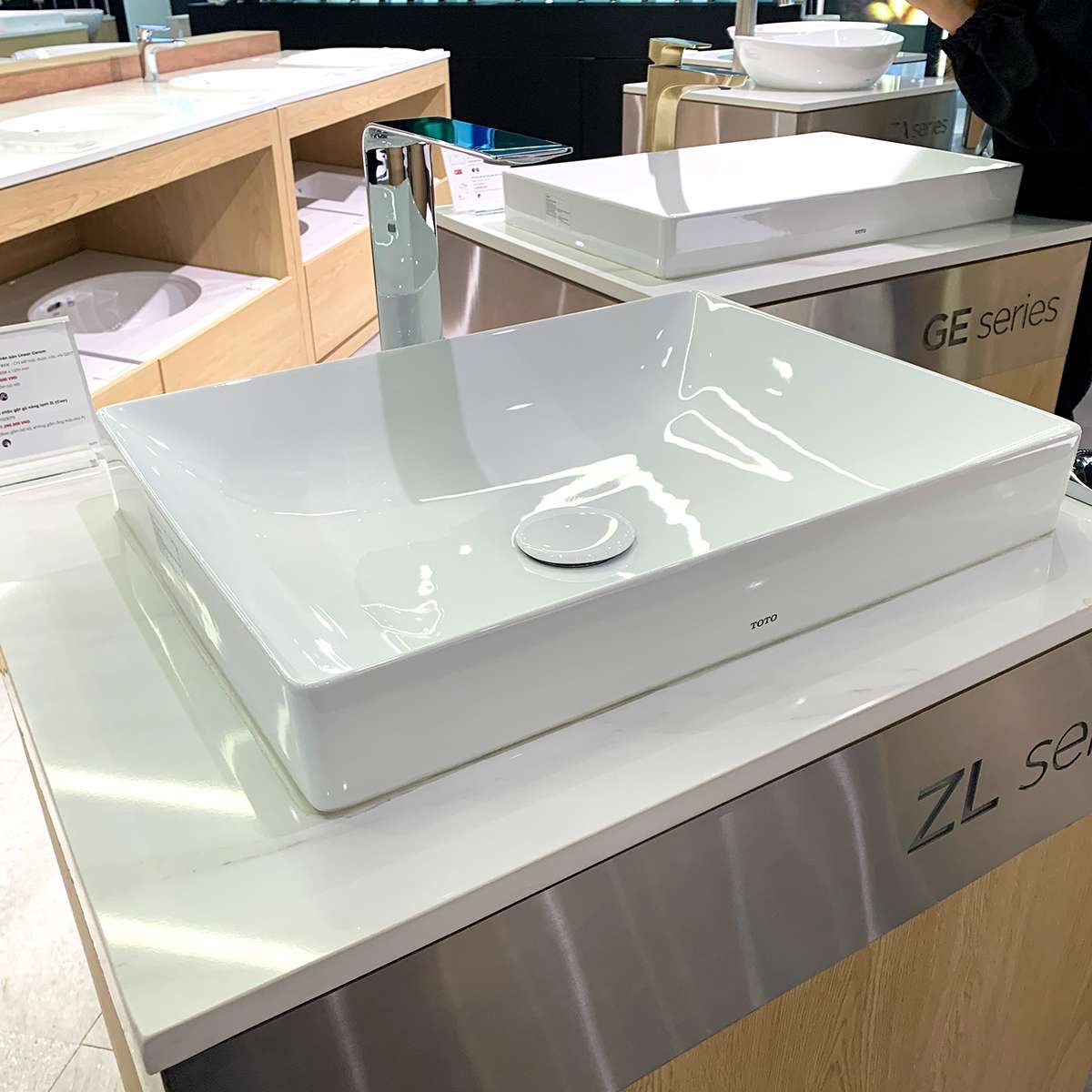 Chậu lavabo đặt bàn TOTO LT4716G17#XW (LT4716G17XW) trắng bóng vành mỏng Linear Ceram