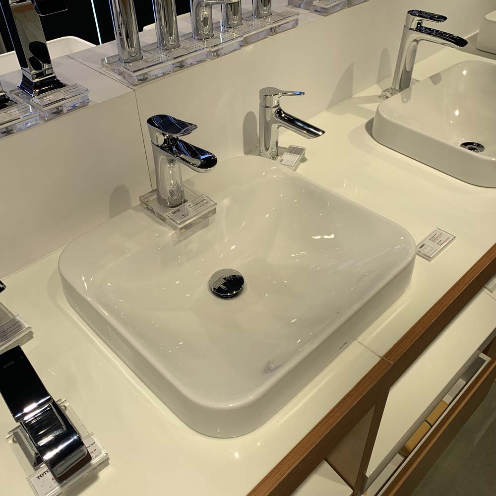 Chậu rửa lavabo đặt bàn TOTO LT5615C