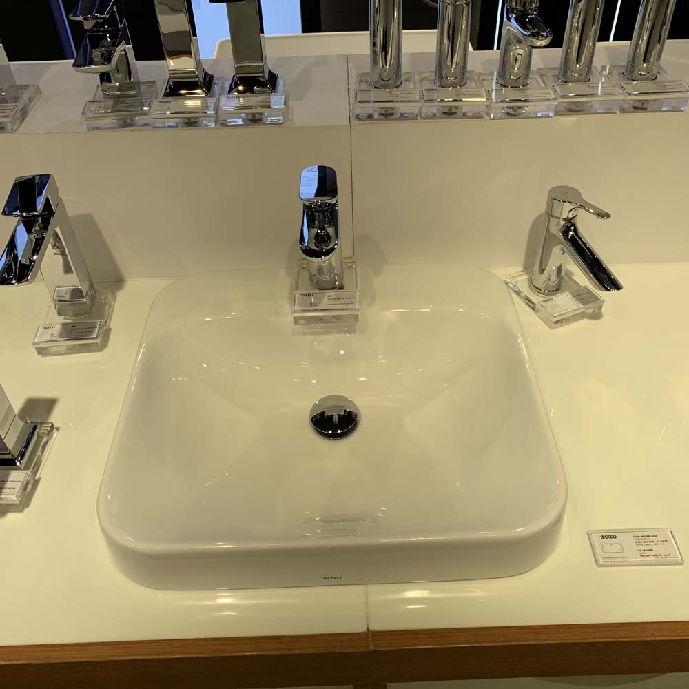 Chậu rửa lavabo đặt bàn TOTO LT5615C